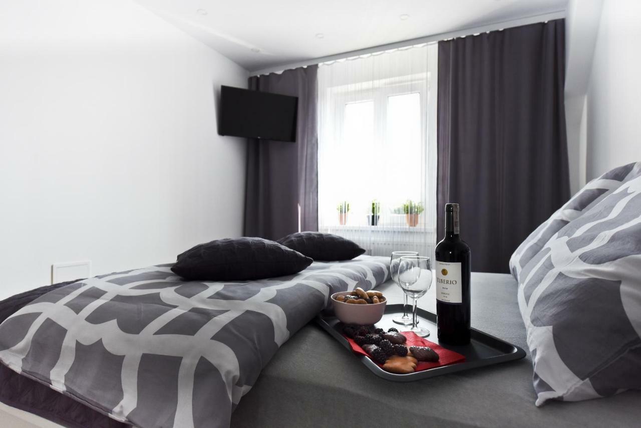 Apartament Centrum Z Miejscem Parkingowym Torun Exterior foto